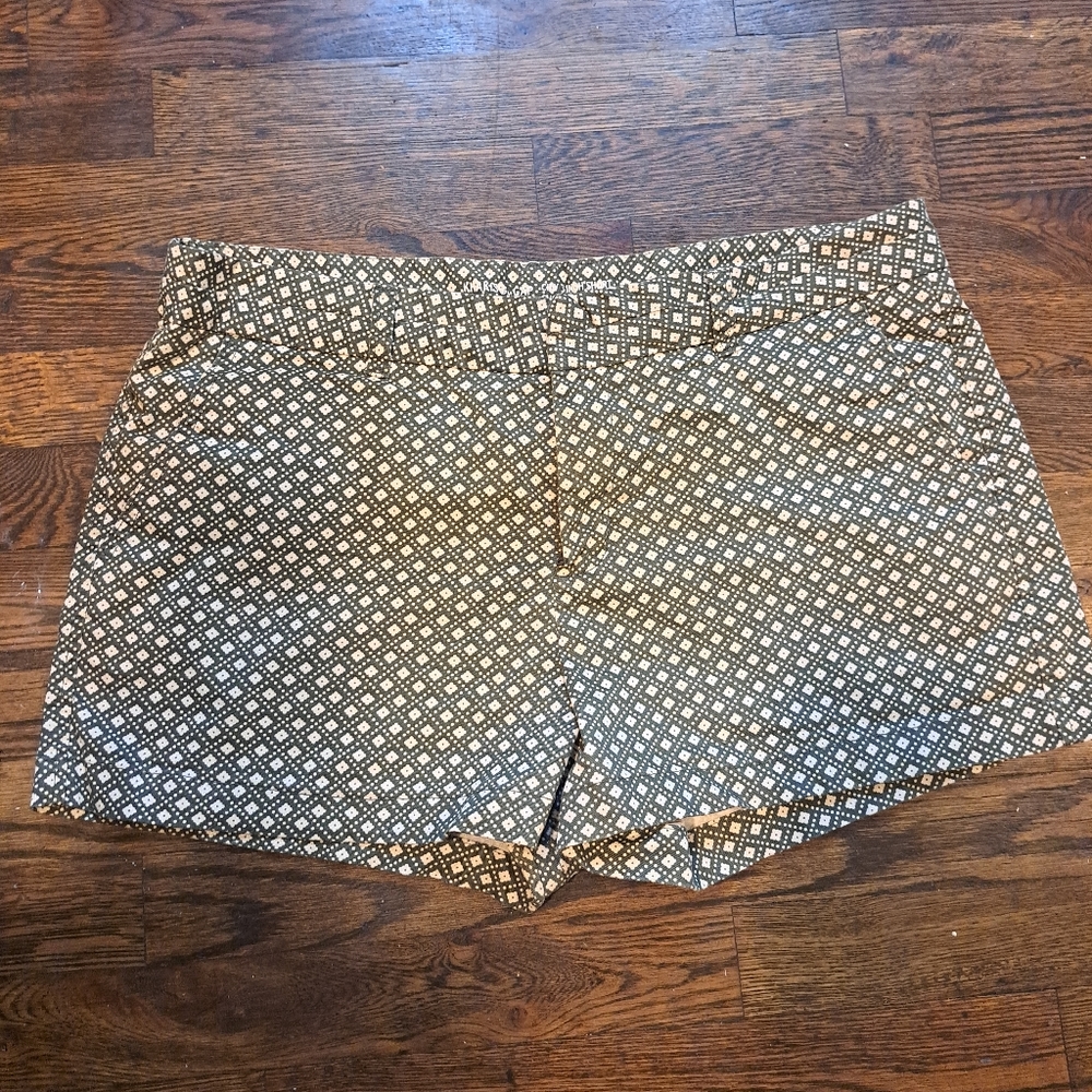GAP, Women's, Khakis by GAP Shorts,  Size 12, Color Green, Cream